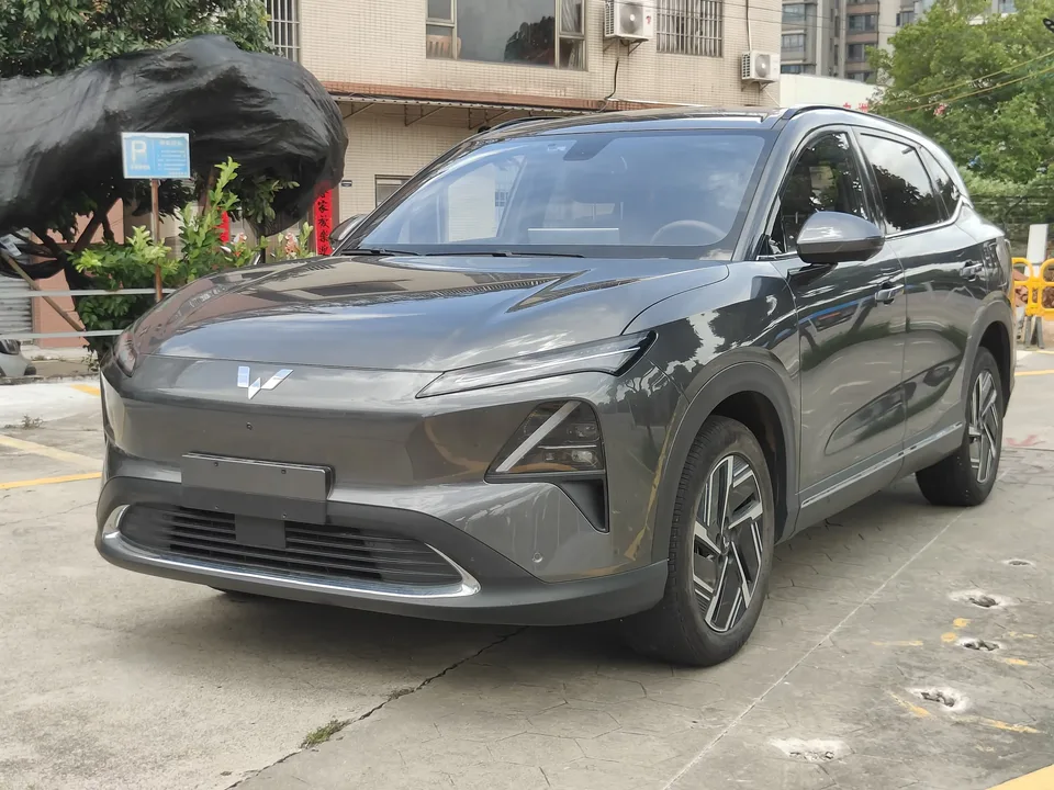 Wuling Starlight S PHEV Wuling Starlight S PHEV 2025 130km Pilot 2025 — photo 1, buy with delivery to Moscow