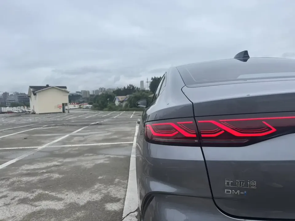 BYD Qin L DM Qin L DM 2025 Intelligent Driving Edition DM-i 80KM Leading Edition 2025 — thumbnail 4