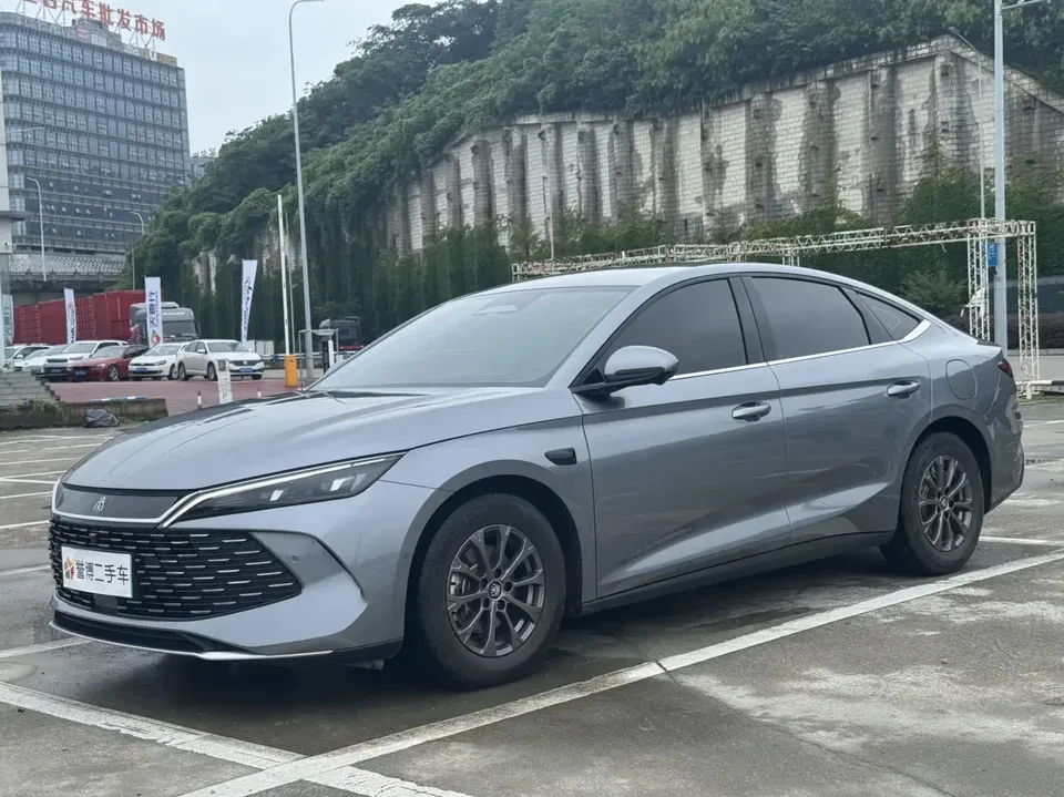 BYD Qin L DM Qin L DM 2025 Intelligent Driving Edition DM-i 80KM Leading Edition 2025 — photo 1, buy with delivery to Moscow