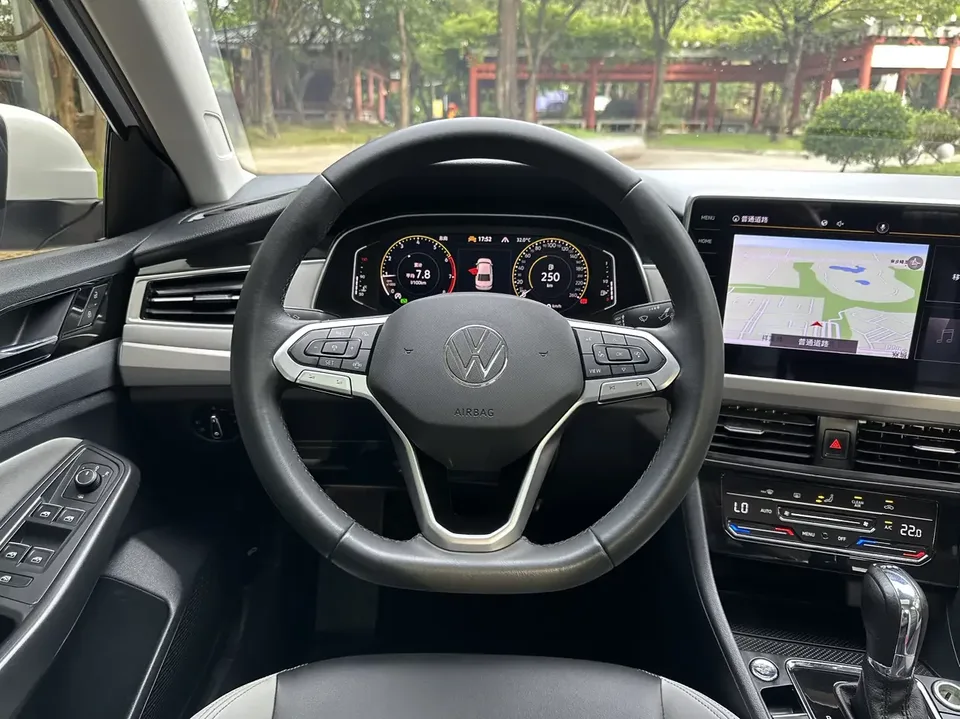 Volkswagen Bora Bora 2023 280TSI DSG Premium Edition 2023 — thumbnail 4