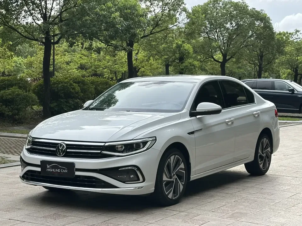 Volkswagen Bora Bora 2023 280TSI DSG Premium Edition 2023 — photo 1, buy with delivery to Moscow