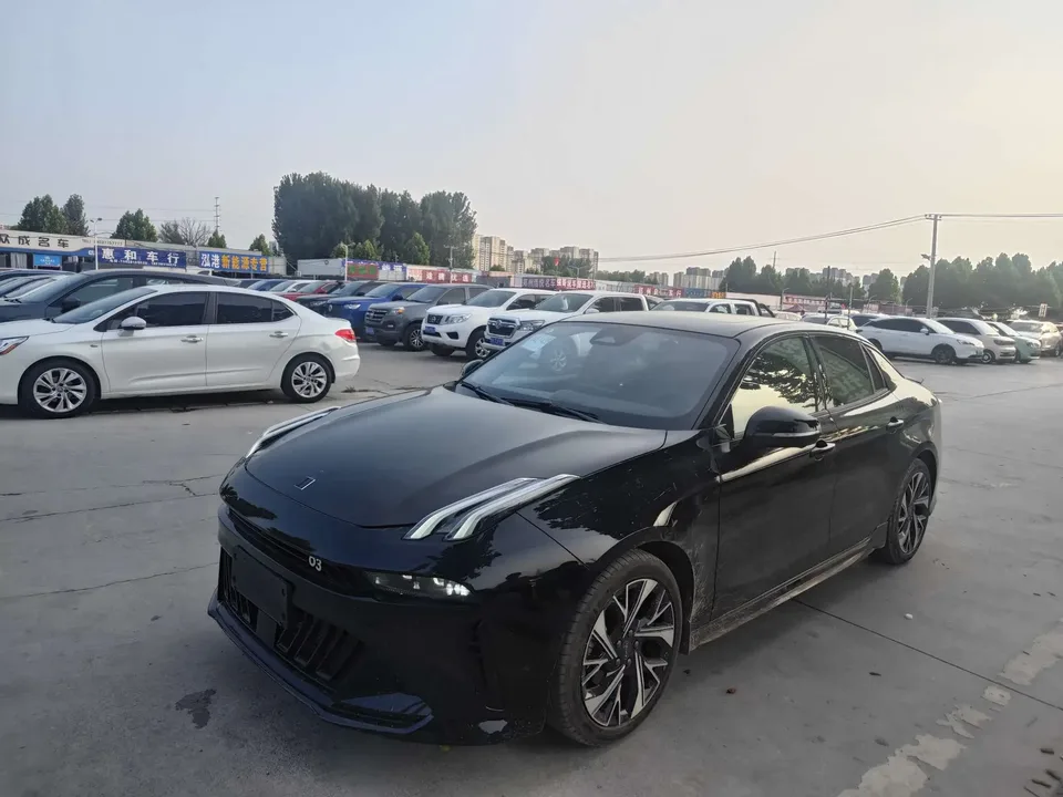 Lynk & Co 03 Lynk & Co 03 2026 1.5TD DCT Halo 2026 — photo 1, buy with delivery to Moscow