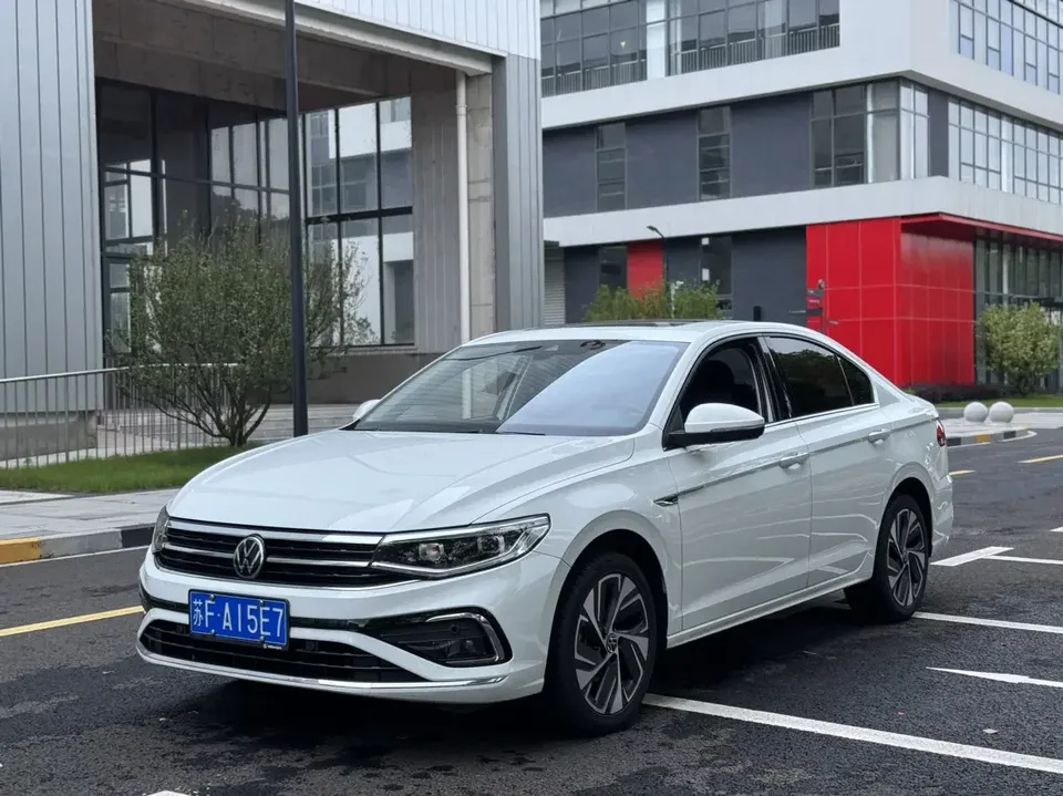 Volkswagen Bora Bora 2023 280TSI DSG Premium Edition 2023 — фото 1, купить с доставкой в Москву