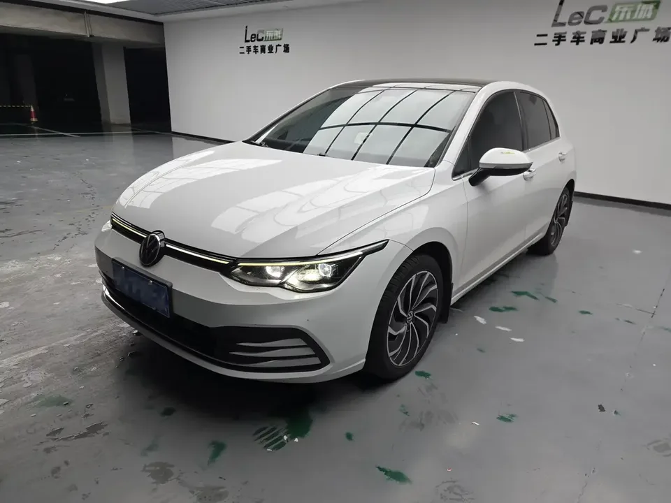 Volkswagen Golf golf 2023 280TSI DSG Pro 2022 — photo 1, buy with delivery to Moscow