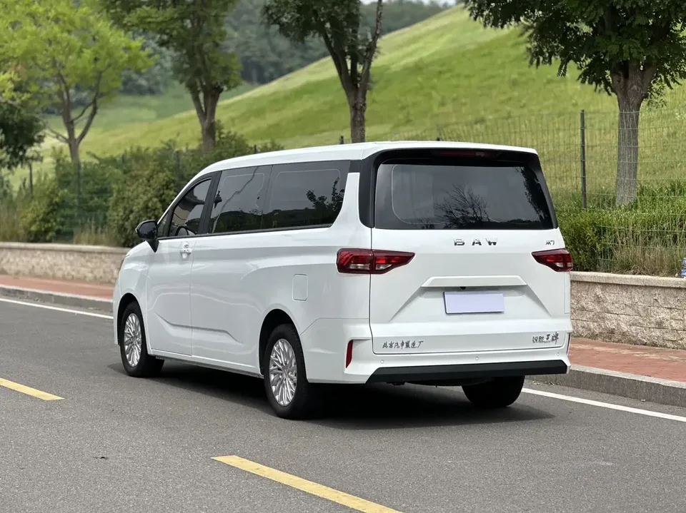 BAW Ruisheng Ace M7 Ruisheng Ace M7 2023 2.0L Creative Edition Comfort Automatic Long Axis 7 Seaters 2023 — thumbnail 2