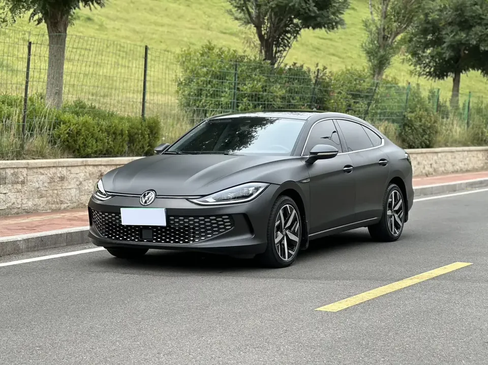 Volkswagen Lamando Lingdu 2023 Lingdu L 280TSI DSG Cool Edition 2023 — photo 1, buy with delivery to Moscow