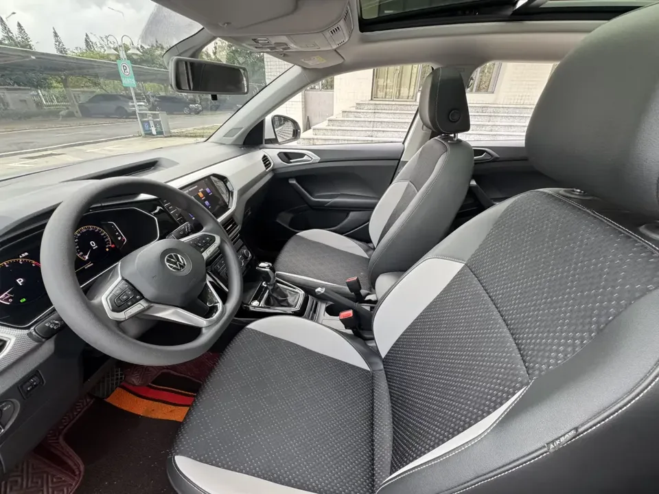 Volkswagen Explore the shadows Explore the shadows 2021 1.5L Automatic 30th Anniversary Edition 2022 — миниатюра 4