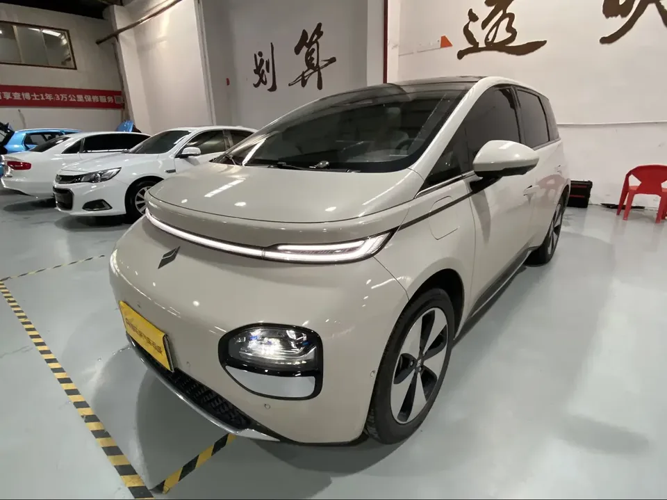 Baojun clouds clouds 2023 460 Max Lingxi Edition 2024 — photo 1, buy with delivery to Moscow