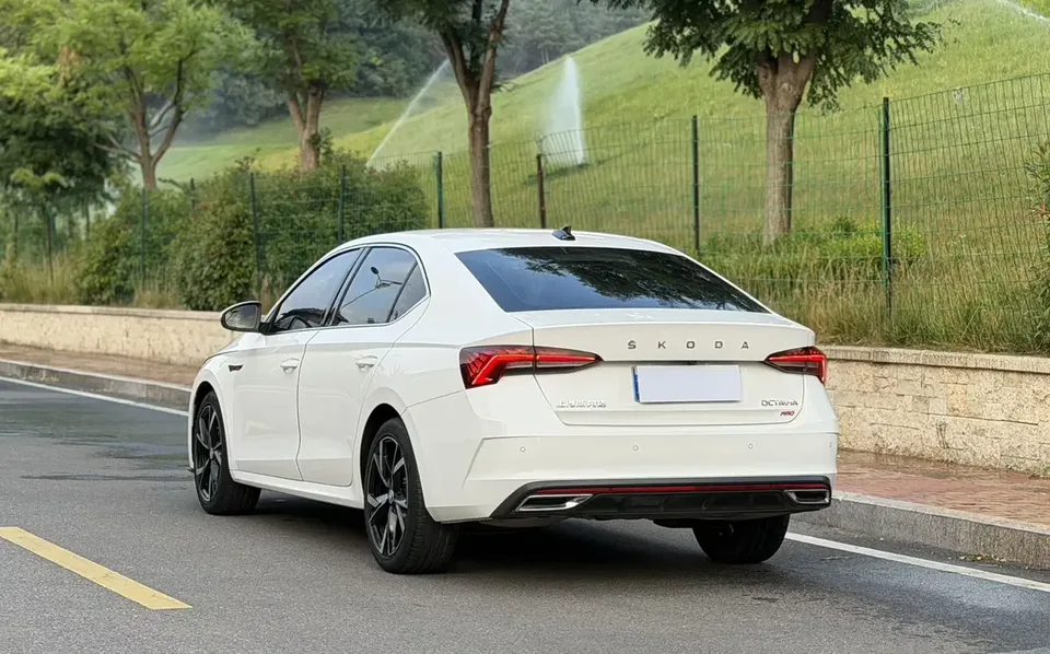 Skoda Octavia Octavia 2022 PRO TSI280 DSG Premium Edition 2022 — thumbnail 2