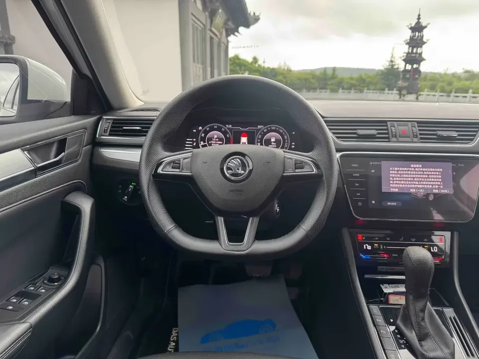 Skoda Superb Speedy 2022 TSI280 DSG Premium Edition 2022 — thumbnail 5