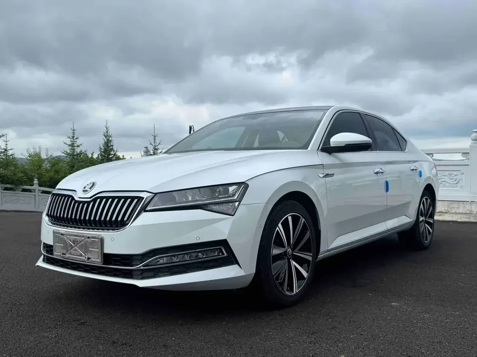 Skoda Superb Speedy 2022 TSI280 DSG Premium Edition 2022 — photo 1, buy with delivery to Moscow