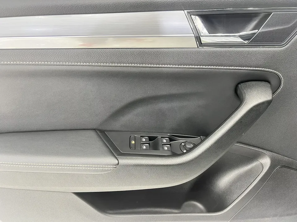 Skoda Superb Speedy 2023 Modified TSI280 DSG Premium Edition 2023 — thumbnail 4