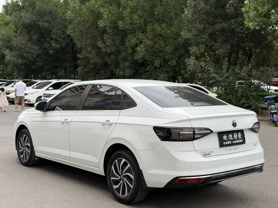 Volkswagen Lavida Lavida 2025 New 1.5L Outstanding New Elegant Edition 2025 — thumbnail 4