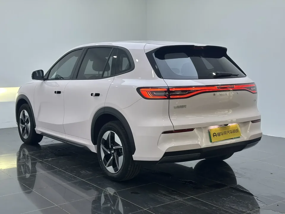 Geely Galaxy E5 Galaxy E5 2024 440km Departure Edition 2025 — thumbnail 2