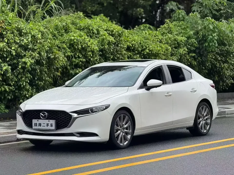 Mazda Axela Mazda3 Angkesela 2023 2.0L Automatic Premium Edition 2024 — photo 1, buy with delivery to Moscow