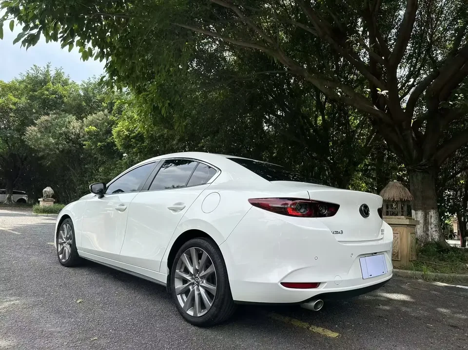Mazda Axela Mazda3 Angkesela 2023 2.0L Automatic Premium Edition 2023 — thumbnail 2