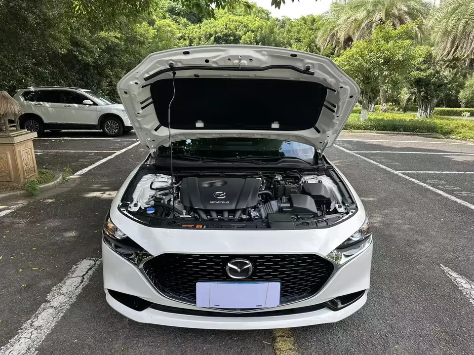 Mazda Axela Mazda3 Angkesela 2023 2.0L Automatic Premium Edition 2023 — thumbnail 3