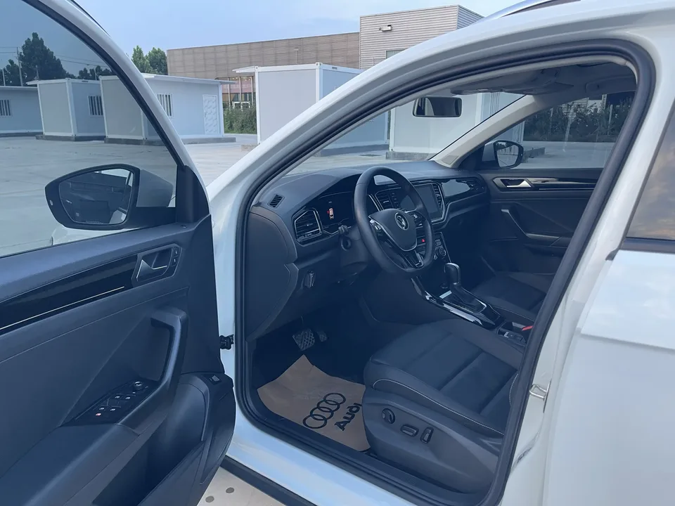 Volkswagen T-Roc TANG 2022 280TSI DSG 2WD Comfort PLUS 2022 — миниатюра 3