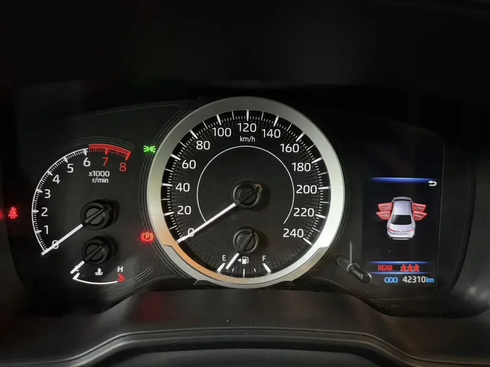 Toyota Levin Lei Ling 2022 185T CVT Sports Edition 2023 — миниатюра 3