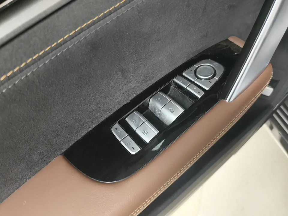 BYD Tang DM Tang DM 2023 DM-i Champion Edition 112KM Premium 2023 — thumbnail 4