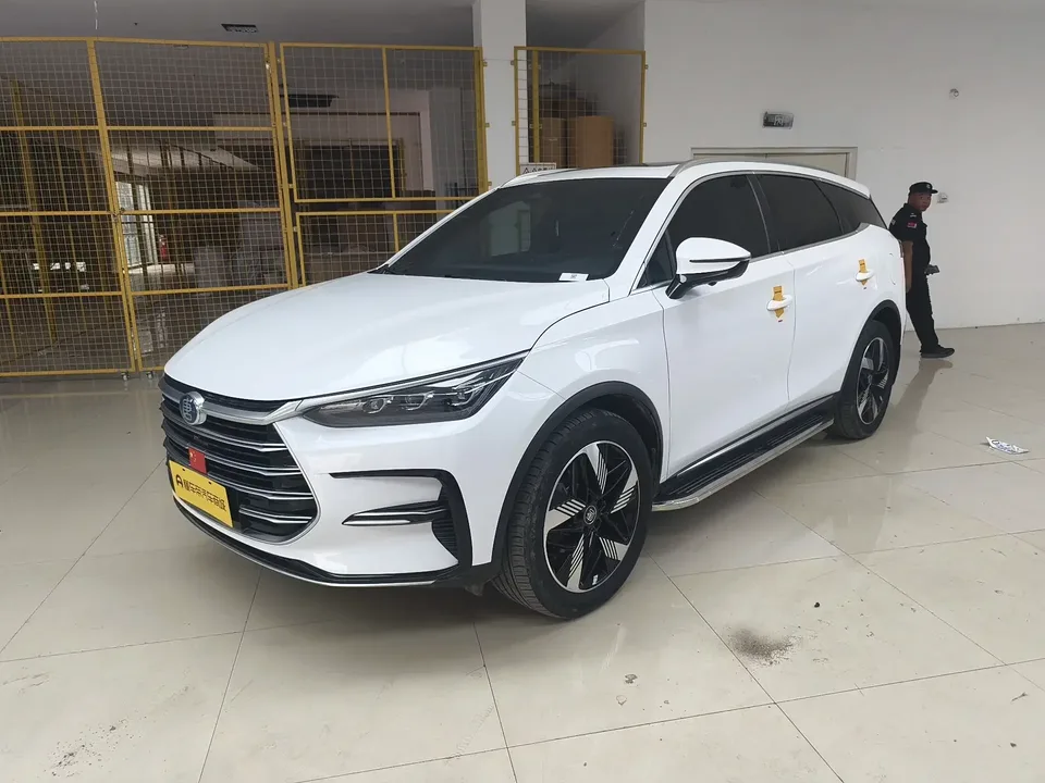 BYD Tang DM Tang DM 2023 DM-i Champion Edition 112KM Premium 2023 — photo 1, buy with delivery to Moscow