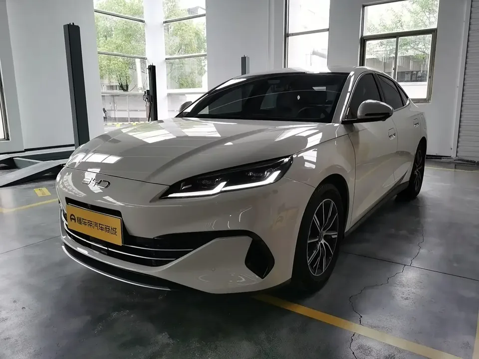 BYD Seal 06DM Seal 06DM 2024 DM-i 120KM Premium 2024 — photo 1, buy with delivery to Moscow