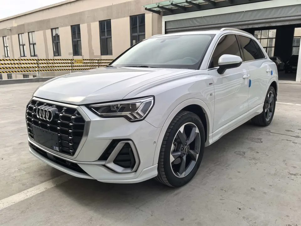 Audi Q3 Audi Q3 2023 35 TFSI Stylish Dynamic 2022 — photo 1, buy with delivery to Moscow
