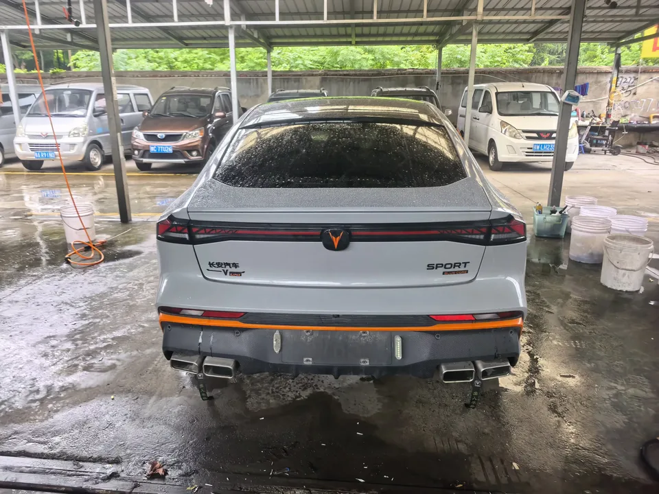Changan UNI-V Changan UNI-V 2024 1.5T Premium Sports 2024 — миниатюра 2