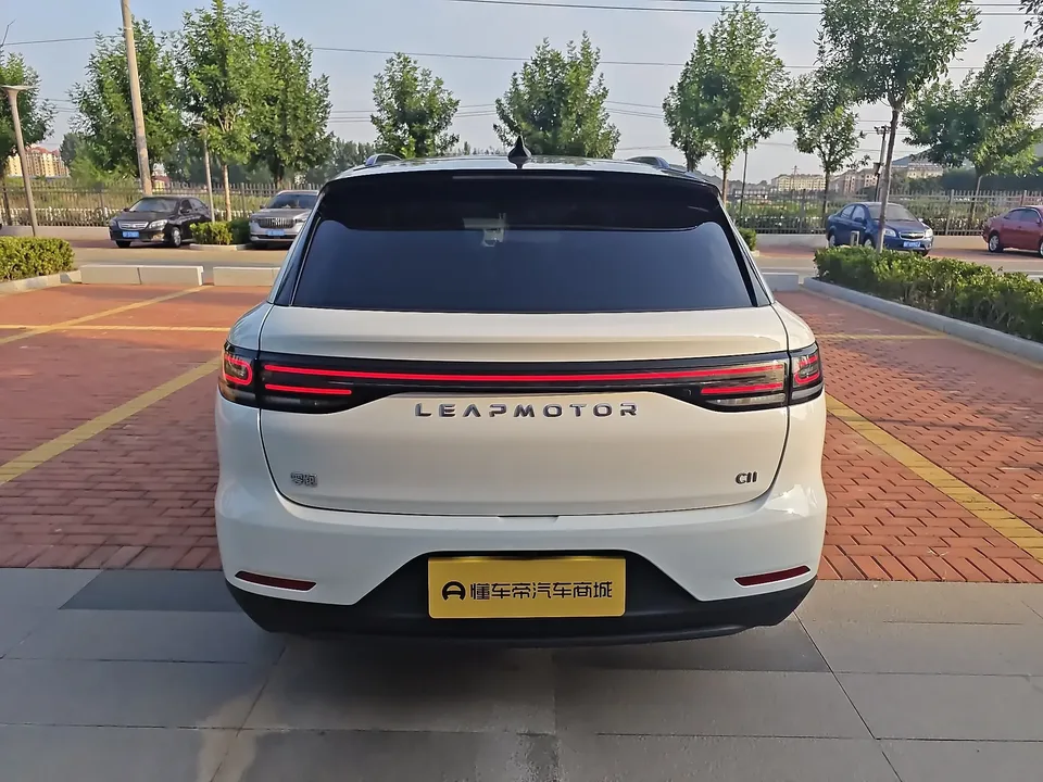 Leapmotor Zero running C11 Zero running C11 2023 500 Smart Edition 2023 — thumbnail 2