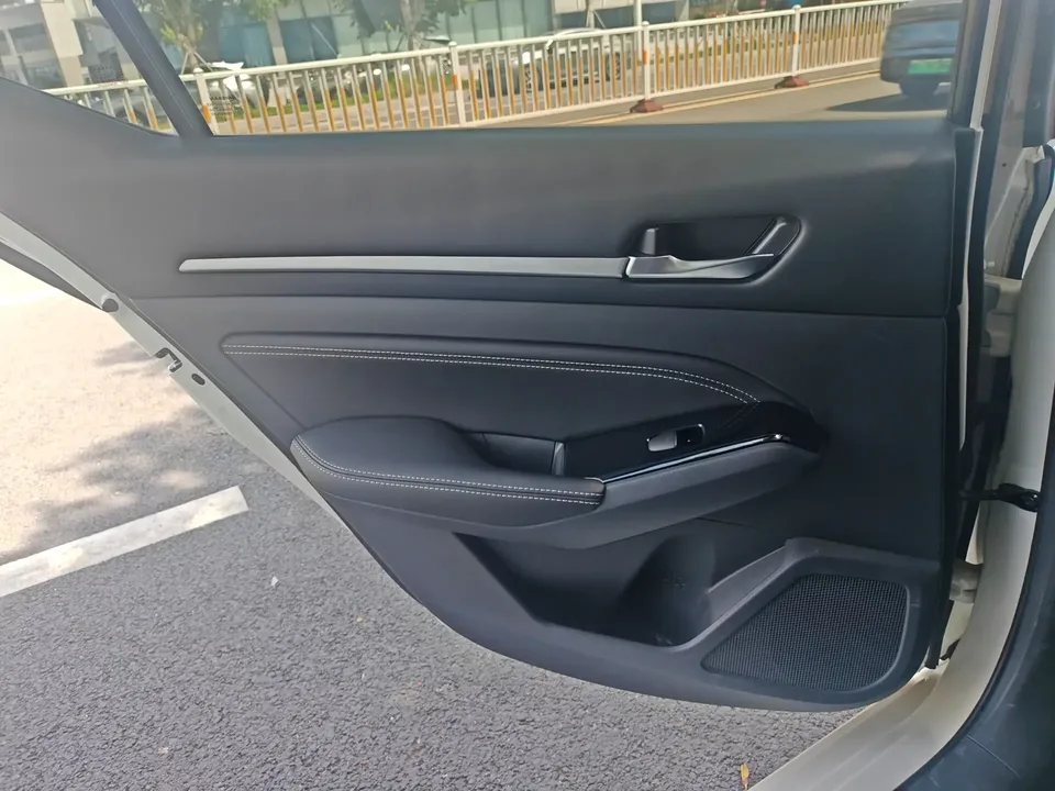 Nissan Altima Sound of nature 2021 2.0L XL Comfort Edition 2022 — thumbnail 5