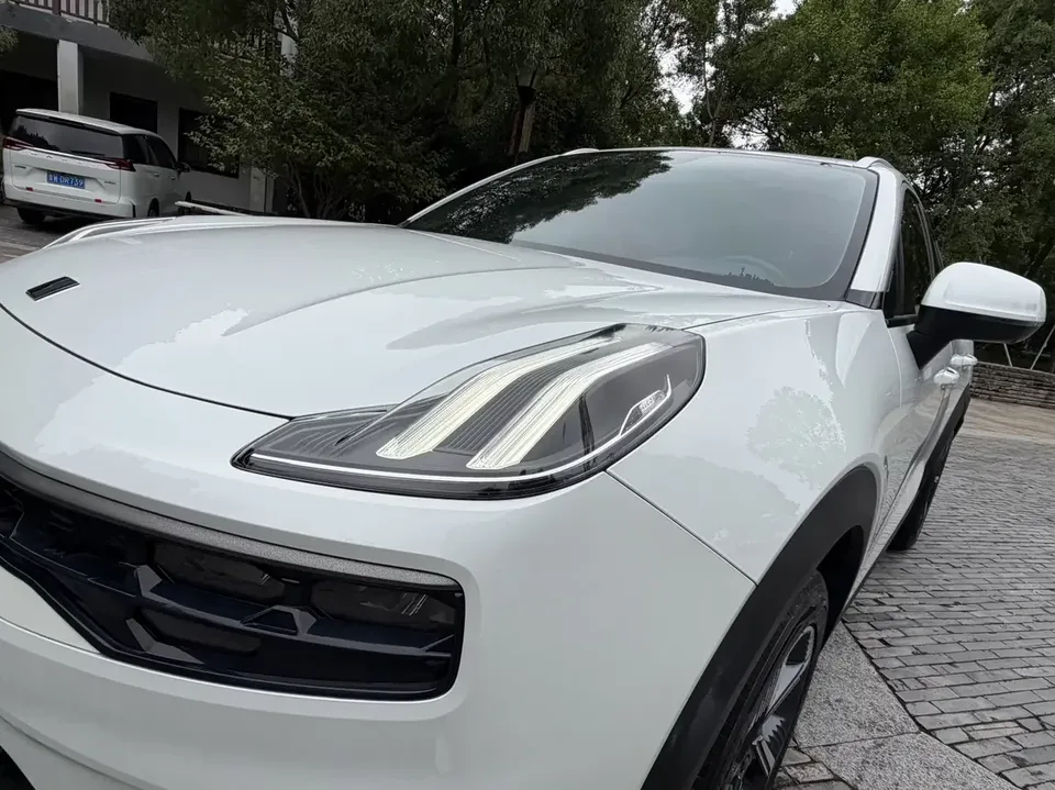 Lynk & Co 06 Lynk & Co 06 2023 Remix 1.5T Pro 2023 — thumbnail 4