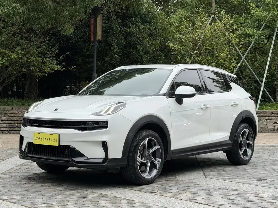 Lynk & Co 06 Lynk & Co 06 2023 Remix 1.5T Pro 2023 — photo 1, buy with delivery to Moscow