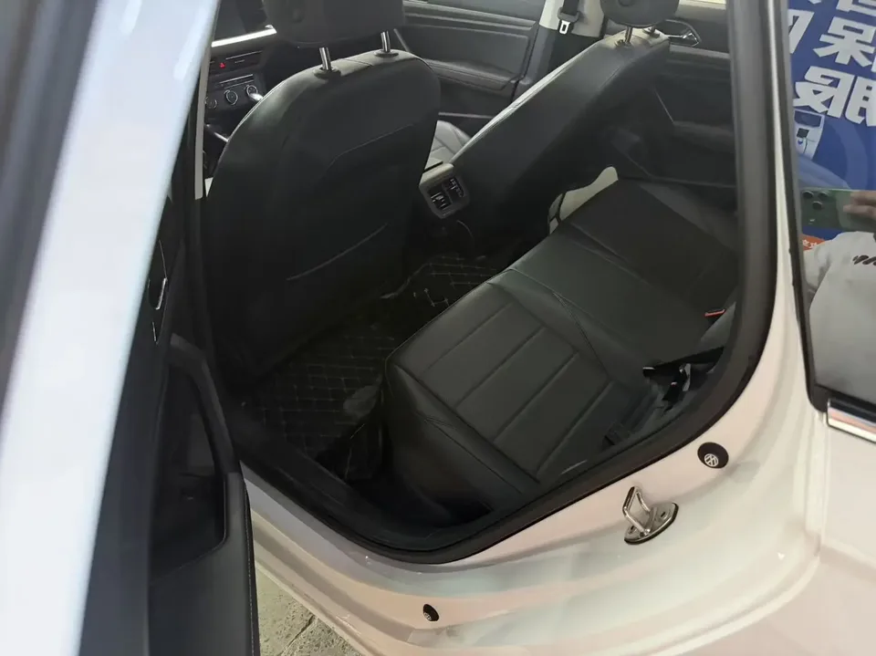 Volkswagen Lavida Lavida 2022 1.5L Automatic Fashion Edition 2022 — thumbnail 2