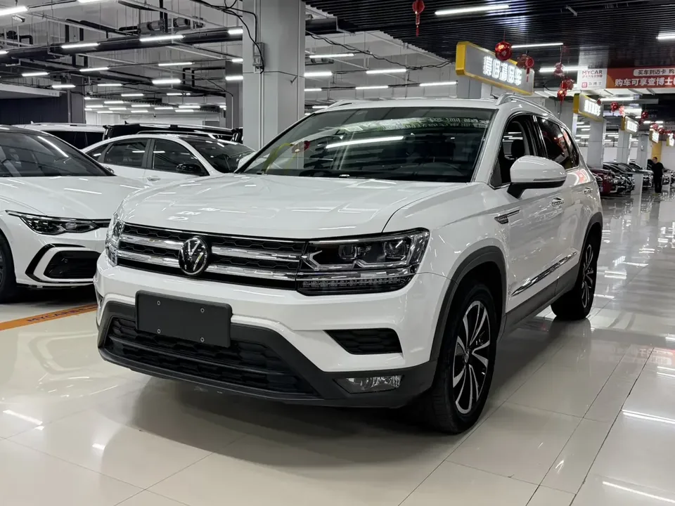 Volkswagen Tharu tuyue 2022 280TSI 2WD Deluxe Edition 2023 — photo 1, buy with delivery to Moscow