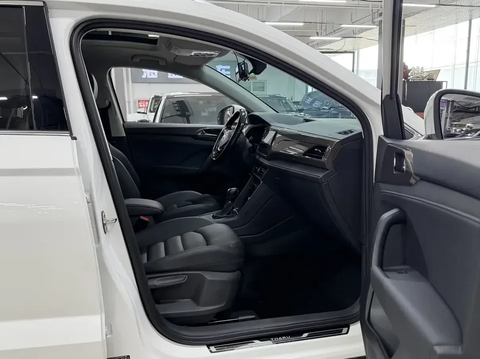 Volkswagen Tharu tuyue 2022 280TSI 2WD Deluxe Edition 2022 — thumbnail 4