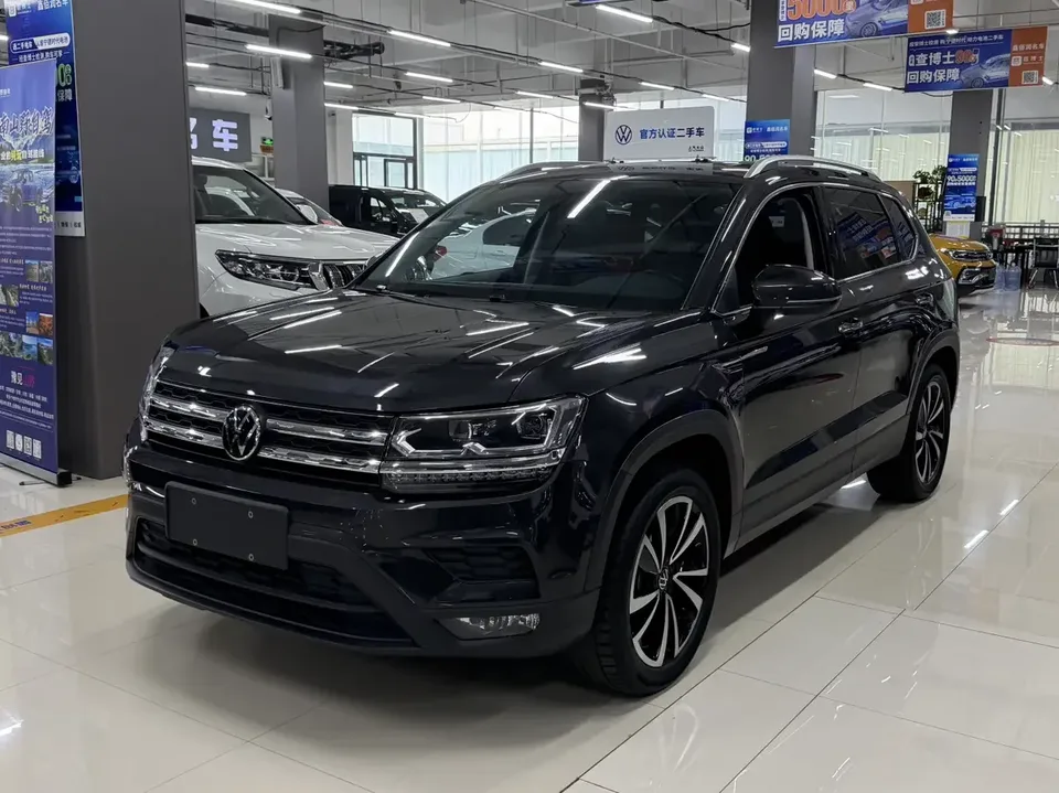 Volkswagen Tharu tuyue 2022 280TSI 2WD Deluxe Edition 2023 — photo 1, buy with delivery to Moscow