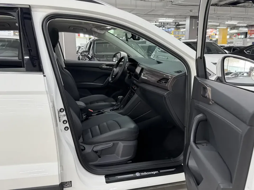 Volkswagen Tharu tuyue 2022 280TSI 2WD Deluxe Edition 2022 — thumbnail 4