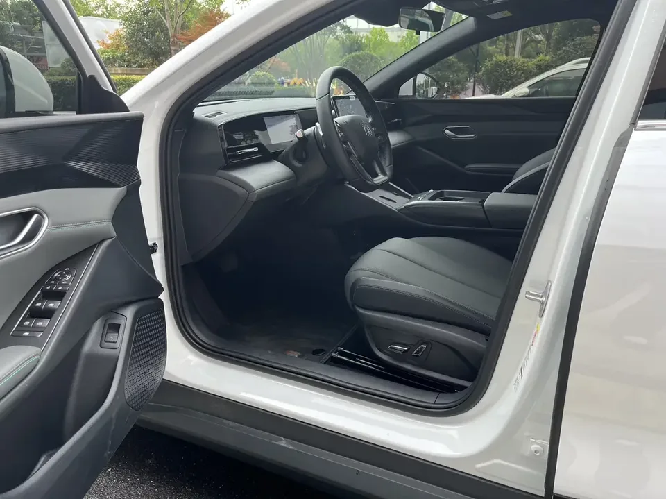 BYD Qin L EV Qin L EV 2025 470KM Leading Model 2026 — миниатюра 3