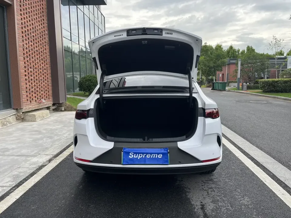 BYD Qin L EV Qin L EV 2025 470KM Leading Model 2026 — миниатюра 4