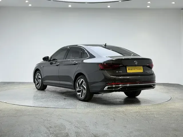 Volkswagen Sagitar Sagitar 2023 300TSI DSG Beyond Edition 2024 — thumbnail 2