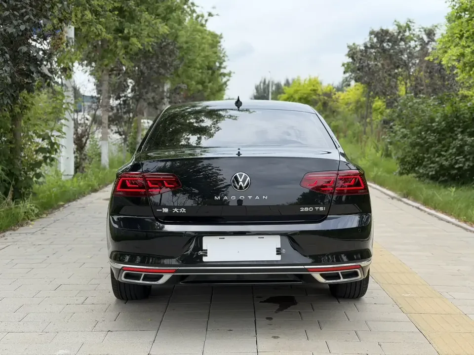 Volkswagen Magotan Magotan 2023 2 millionth anniversary edition 280TSI DSG leading model 2023 — thumbnail 2