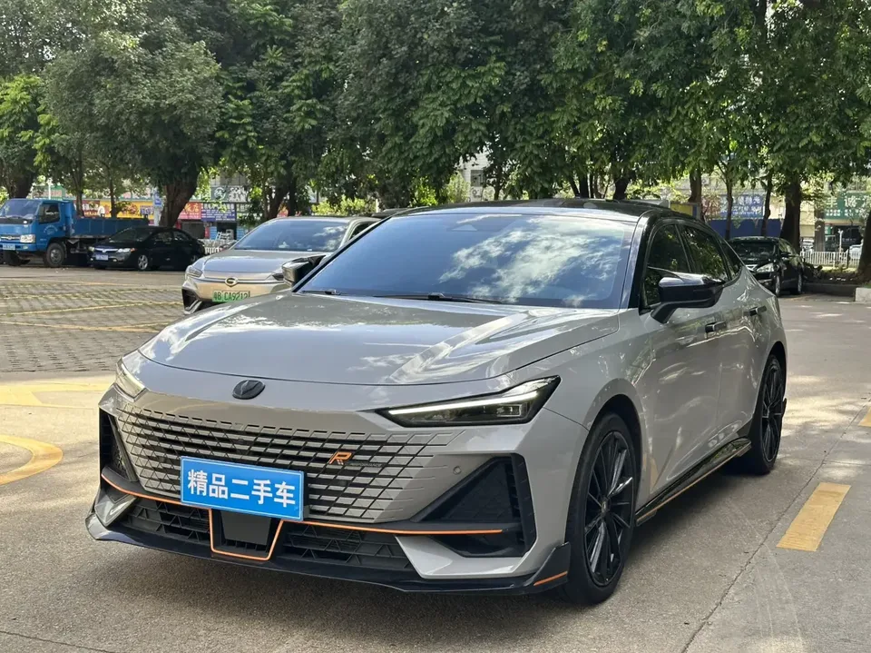 Changan UNI-V Changan UNI-V 2023 1.5T Sports Edition 2023 — photo 1, buy with delivery to Moscow