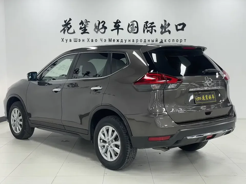 Nissan X-Trail Qijun 2022 2.0L 2WD Smart Link Premium Edition 2023 — thumbnail 2