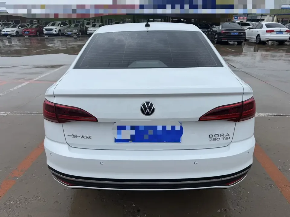 Volkswagen Bora Bora 2023 280TSI DSG Premium Edition 2022 — thumbnail 2