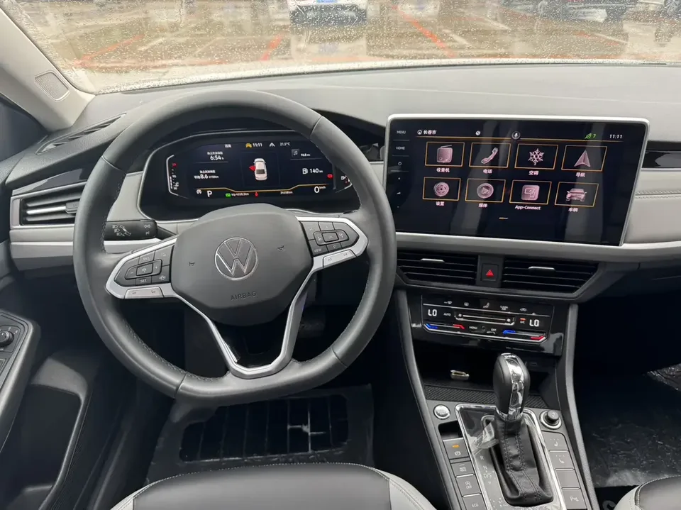 Volkswagen Bora Bora 2023 280TSI DSG Premium Edition 2022 — thumbnail 3
