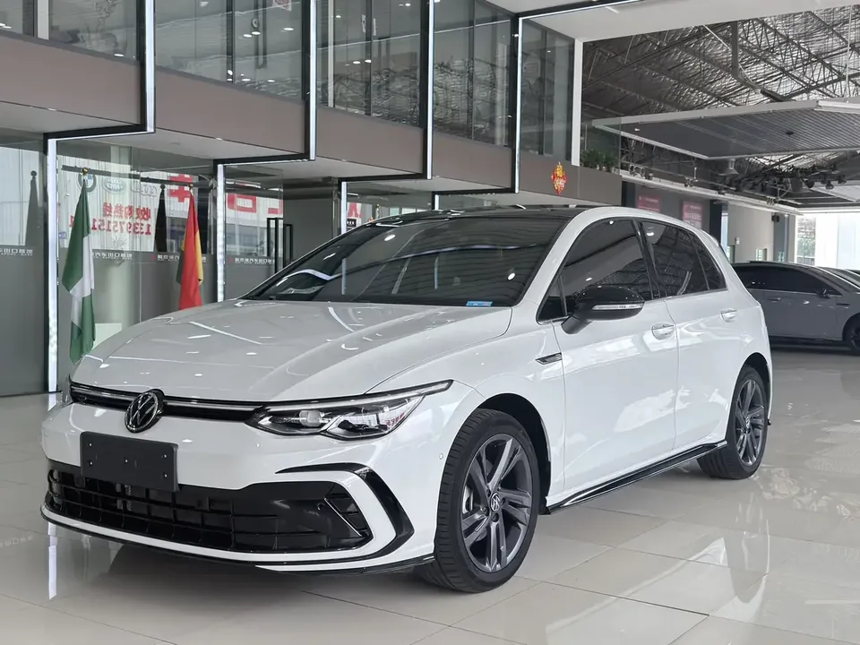 Volkswagen Golf golf 2023 280TSI DSG R-Line 2023 — photo 1, buy with delivery to Moscow