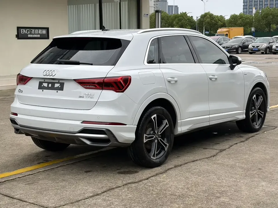 Audi Q3 Audi Q3 2022 35 TFSI Stylish and Elegant 2022 — миниатюра 2