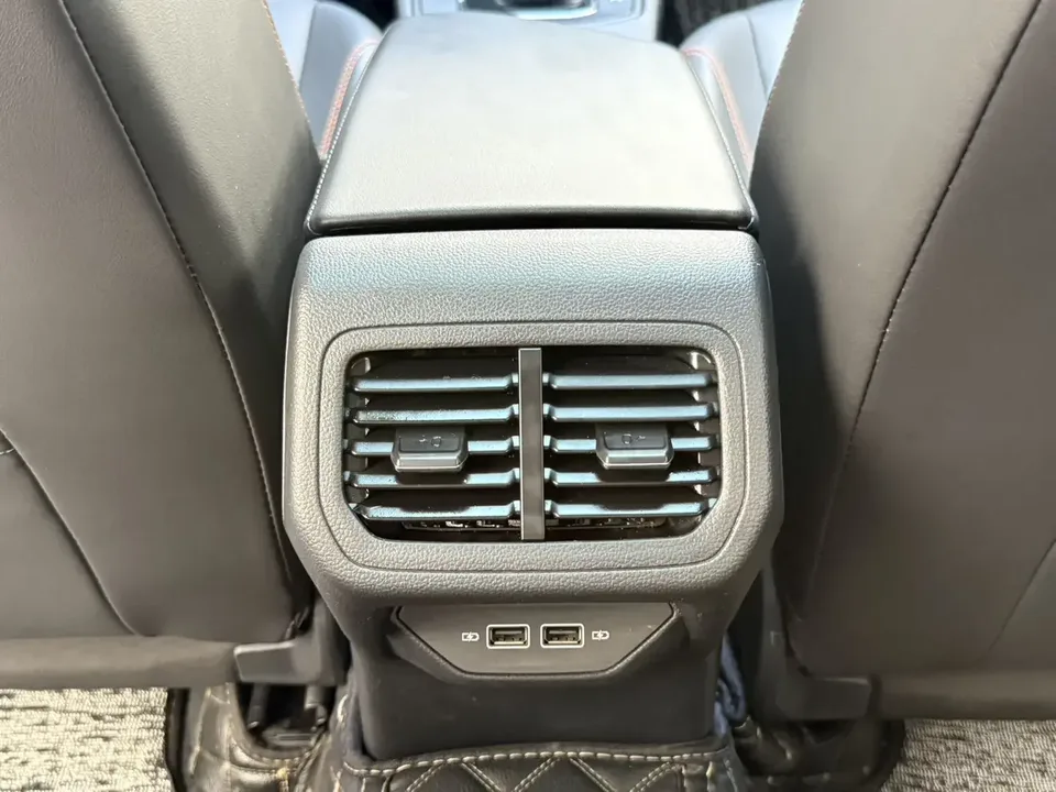 Volkswagen Bora Bora 2023 200TSI DSG Joy Edition 2022 — миниатюра 4