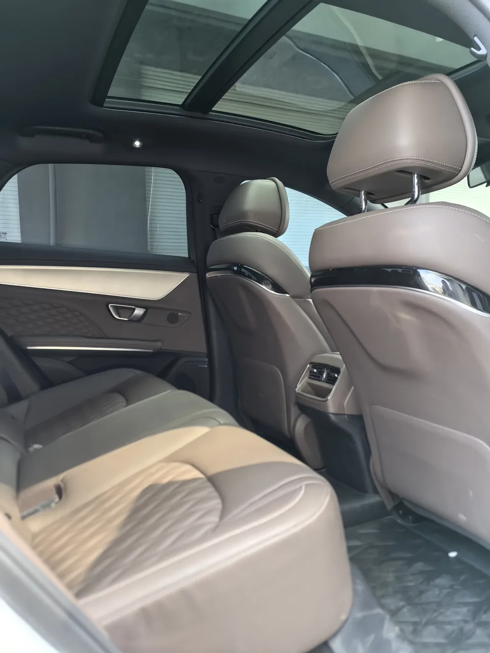 BYD Han DM Chinese DM 2022 DM-i 121KM Premium 2023 — thumbnail 3