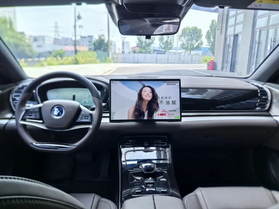 BYD Han DM Chinese DM 2022 DM-i 121KM Premium 2023 — thumbnail 4